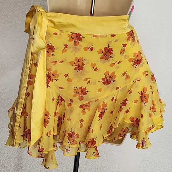 Abercrombie & Fitch 100% Silk Floral Side Closure Skirt Yellow Size 4 - Picture 10 of 14
